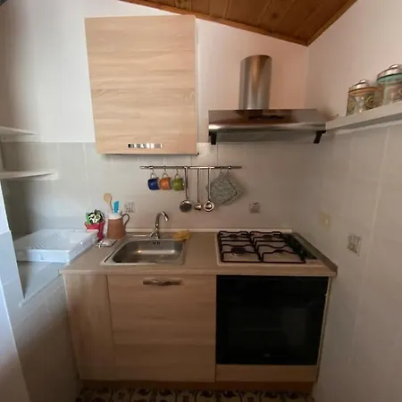 アパート La Casetta Del Sole 2 カステッランマーレ・デル・ゴルフォ